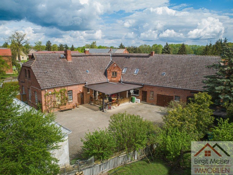 Siedlerhaus Hofansicht Zierzow Einfamilienhaus Eine Wohlf�hloase im sch�nen Mecklenburg * Finden Sie hier Ihr eigenes, kleines Paradies