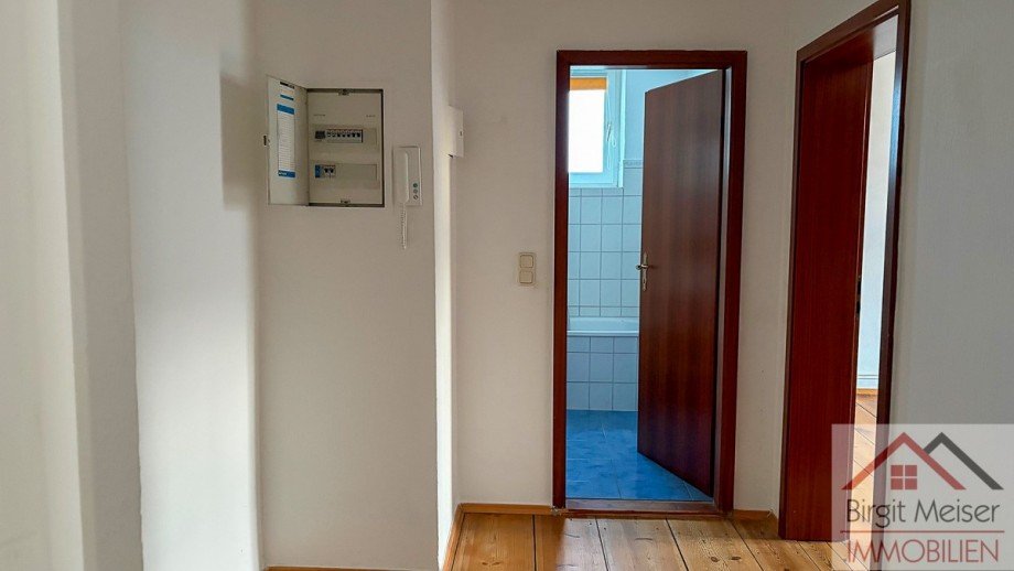 Flur zum Bad Wohnung Schwerin