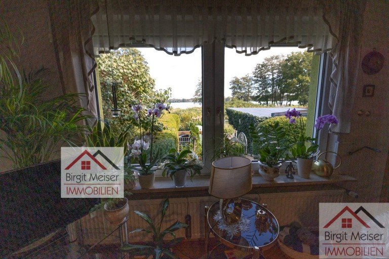 Ausblick �ber den See Schwerin Ferienhaus * Seeblick *** Natur und Ruhe pur *** gepflegter Bungalow im Gr�nen * * *