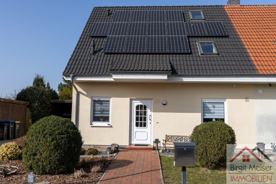 Photovoltaikanlage Doppelhaush�lfte Warsow