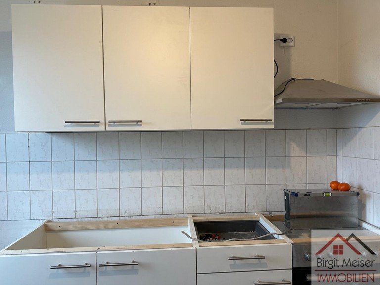 EBK - derzeit noch in Fertigstellung Schwerin Wohnung RENOVIERT *** Balkon * neue EBK, Tageslichtbad m. neuer Dusche, Keller ***