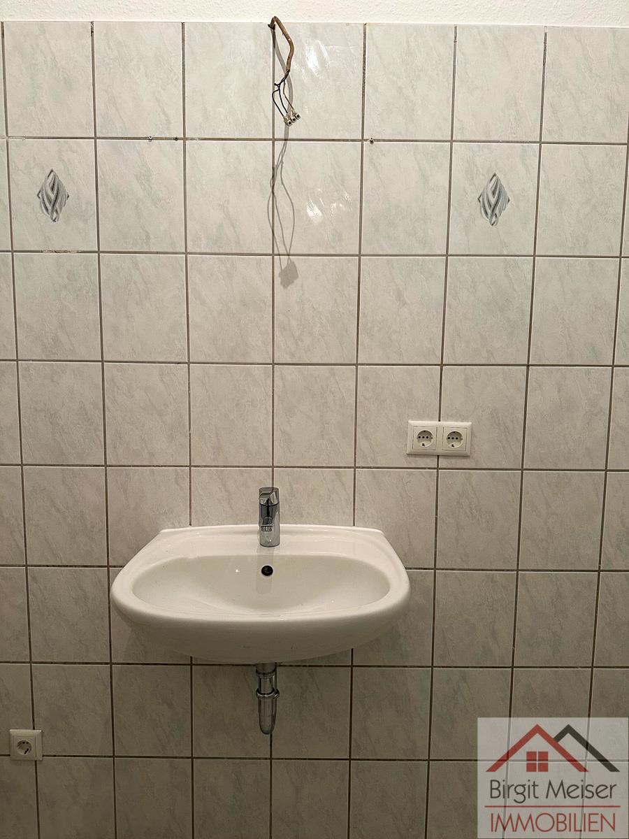 neues Waschbecken Wohnung Schwerin