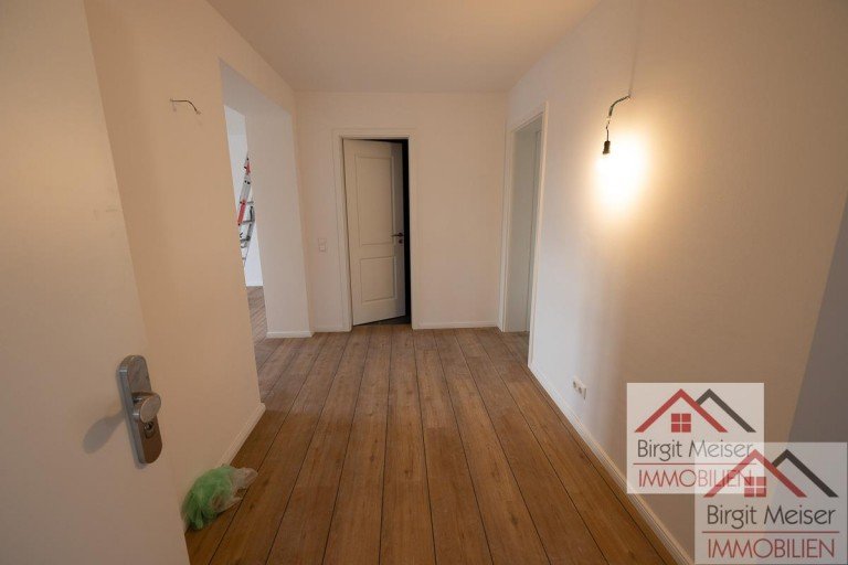 Vinyl Belag Beispiel einer WE im Objekt Schwerin Wohnung Erstbezug nach Komplettsanierung *** 2 Terrassen/Garten, Bad m. Wanne u. Dusche, Keller