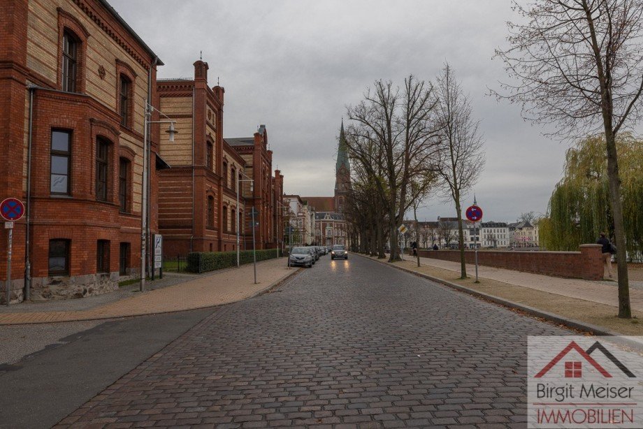 August-Bebel-Stra�e mit MSH Medical School Hamburg Wohnung Schwerin