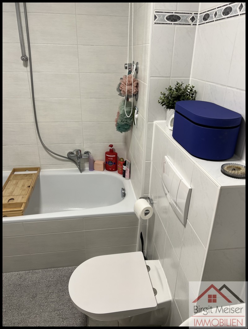 Wanne und H�nge-WC Maisonettewohnung Schwerin