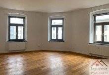 gro�z�giges Wohnzimmer Gro�z�gig Wohnen * Balkon, Tageslichtbad mit Wanne und Dusche, Eichendielen, Keller, 2. OG  ***