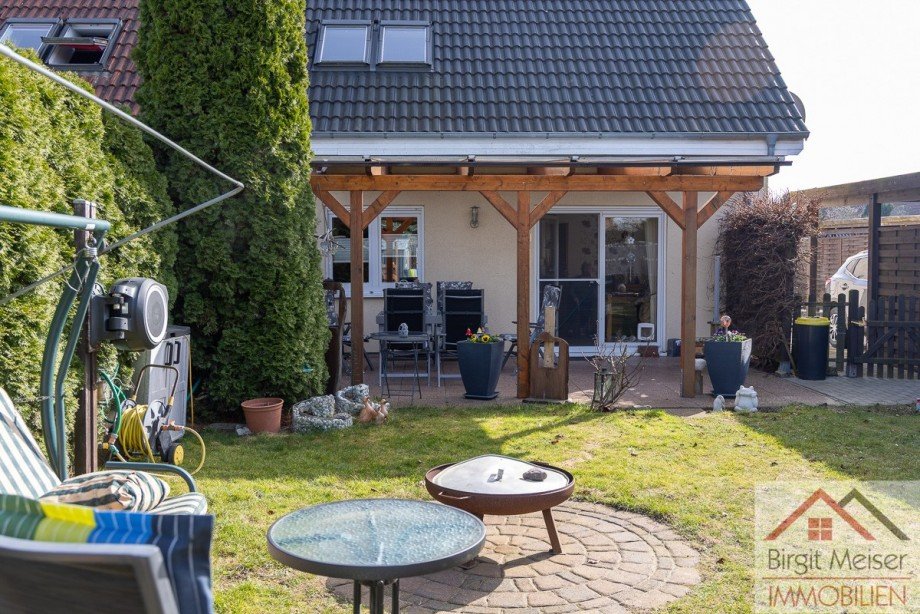 Terrasse und Garten Doppelhaush�lfte Warsow