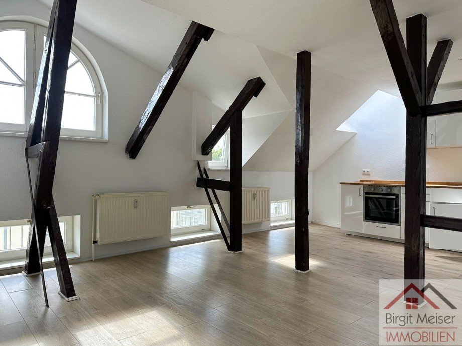 Platz f�r Tisch und St�hle Wohnung Schwerin