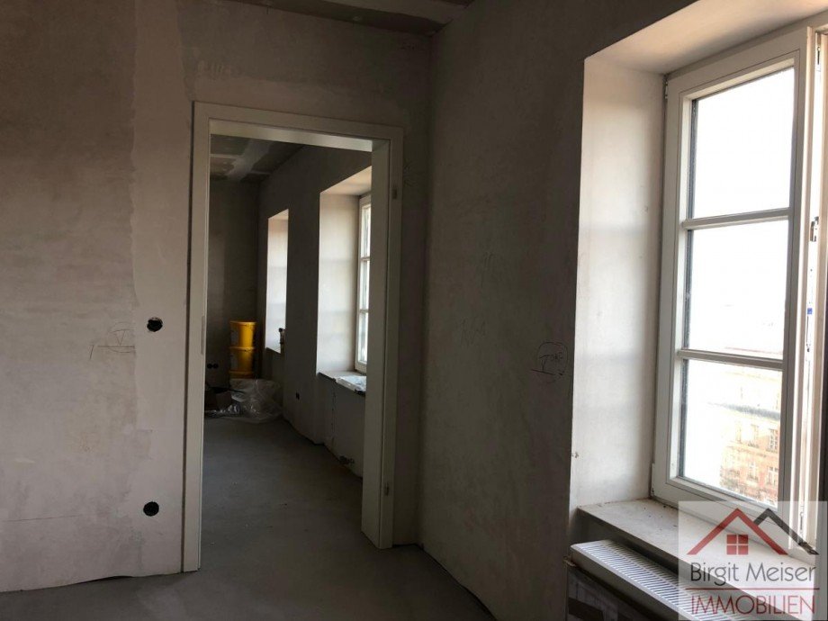 Schlafzimmer Blick zum WZ Wohnung Schwerin
