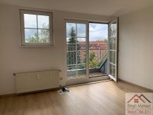 ohne Einrichtung Sch�ne 2-Zimmer-DG-Wohnung mit Balkon zu vermieten