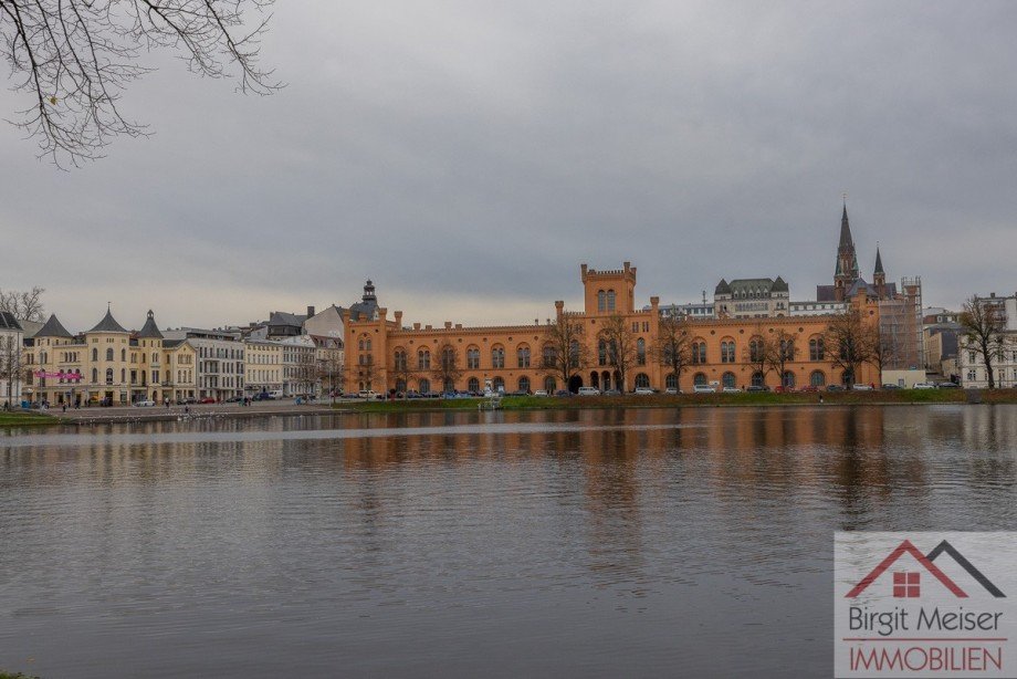 Pfaffenteich mit Blick zum Arsenal Wohnung Schwerin