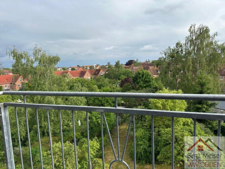 Balkon mit Aussicht Schwerin Wohnung Sch�ne 2-Zimmer-DG-Wohnung mit Balkon zu vermieten