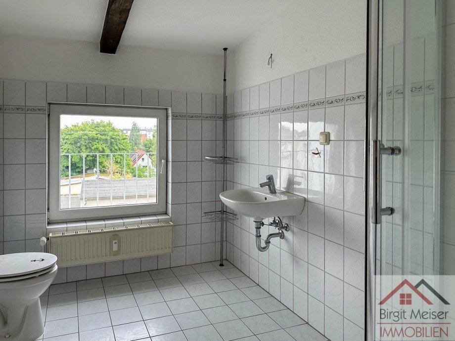 Dusche hier rechts Wohnung Schwerin