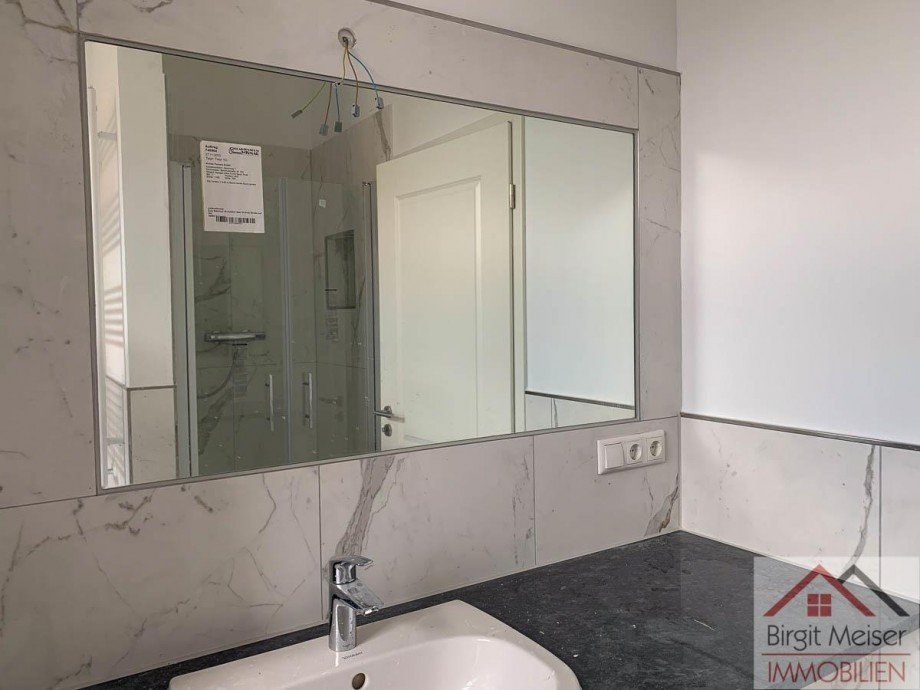 Waschbecken, Spiegel Wohnung Schwerin