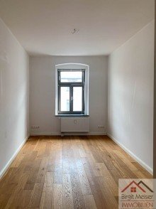 Wohnen 3 Gro�z�gig Wohnen * Balkon, Tageslichtbad mit Wanne und Dusche, Eichendielen, Keller, 2. OG  ***