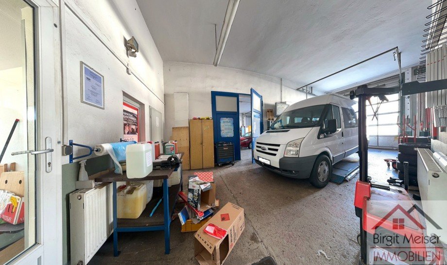 Werkstatt f�r Reparatur und Wartung von Fahrzeugen Halle / Lager / Produktion Wittenburg