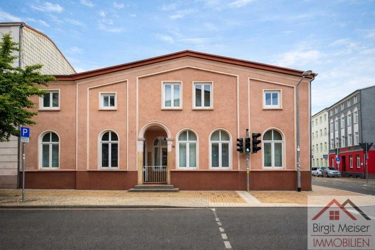 Stadthaus Schwerin Zweifamilienhaus Charmantes Stadthaus mit Entwicklungspotenzial - zentral gelegen * Nebengelass, Garage, Innenhof