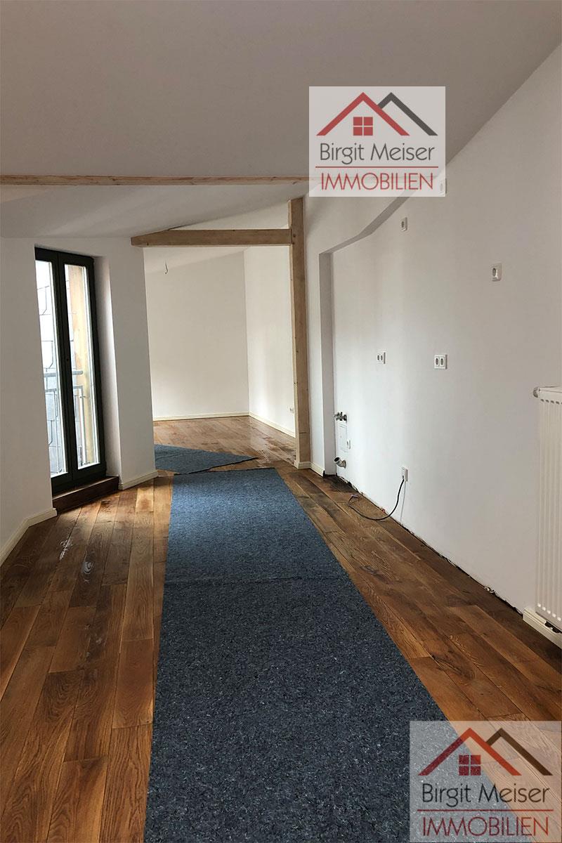 Blick zum WZ m. Balkonzutritt Wohnung Schwerin