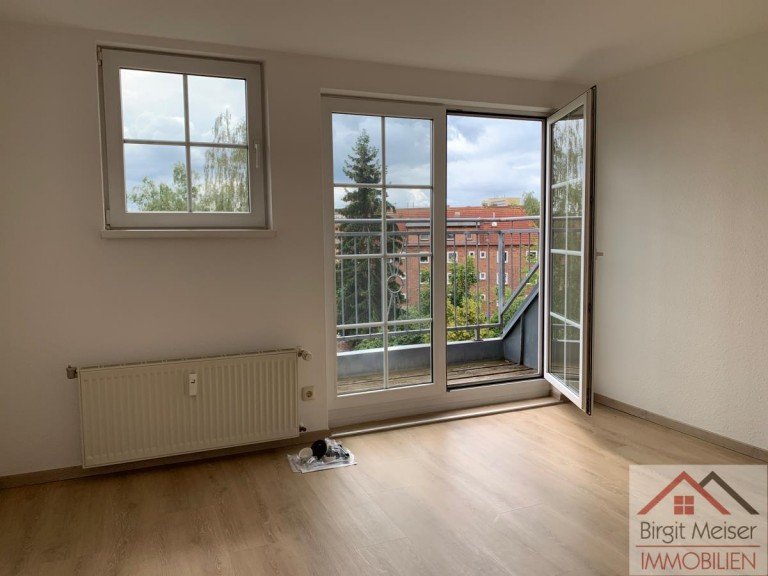 Wohnzimmer mit Balkon Schwerin Wohnung *** Helle Single-Wohnung mit Balkon, EBK, Duschbad ***