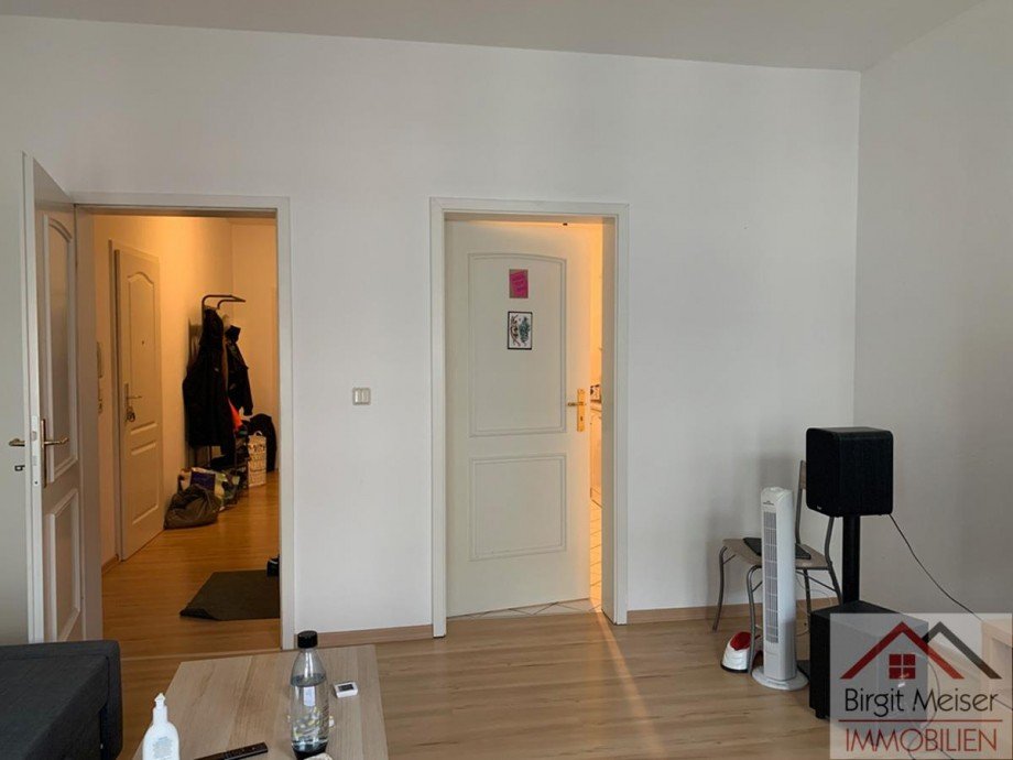 Blick-zum-Flur,-zur-Kueche Wohnung Schwerin