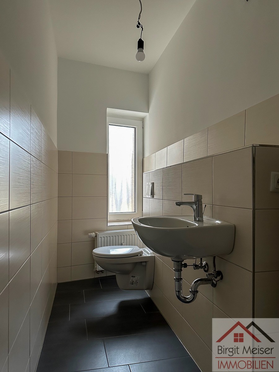 separates WC mit Fenster Wohnung Schwerin