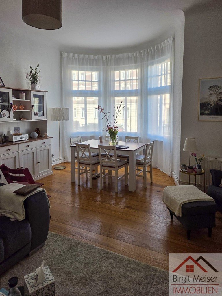 Wohnen Schwerin Wohnung * L�becker Stra�e - Gro�z�gige Erdgeschoss-Wohnung mit Erker und Terrasse *