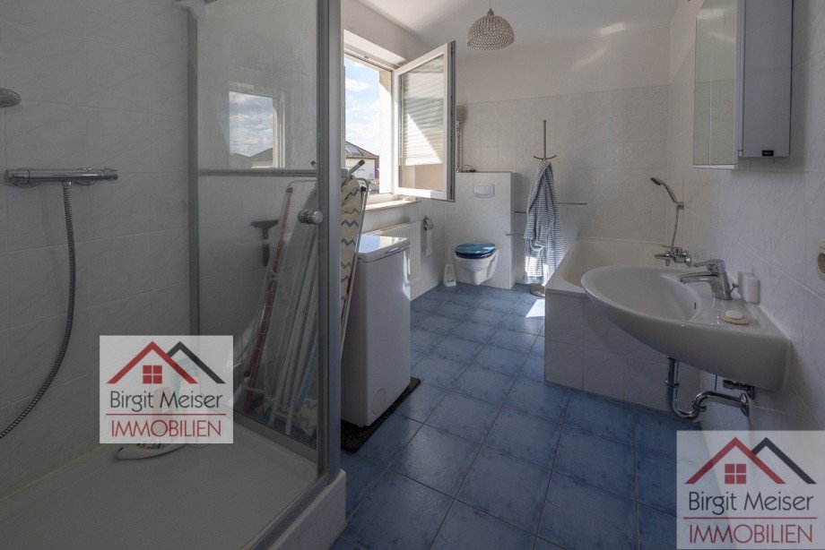 Tageslichtbad mit Wanne, Dusche Wohnung Schwerin