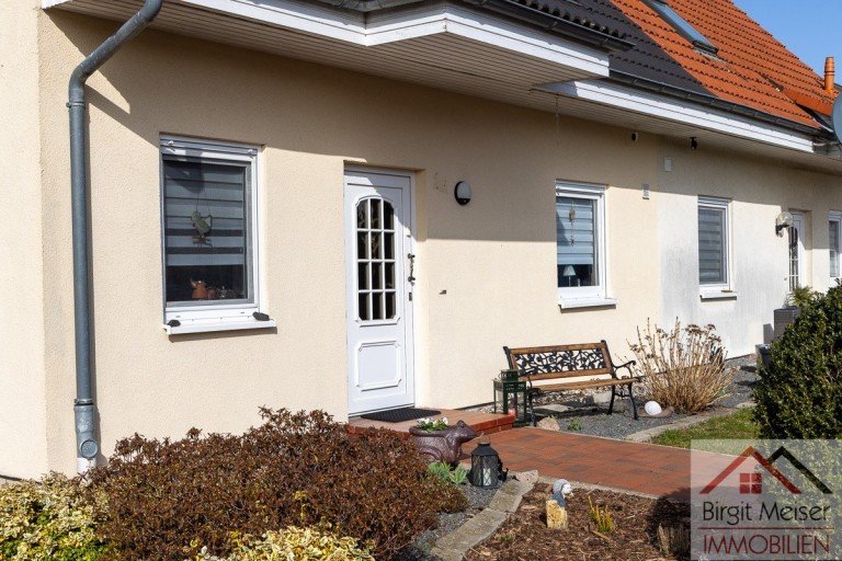 Doppelhaush�lfte links Warsow Doppelhaush�lfte Kapitalanlage mit Perspektive - Gepflegte DHH mit gesicherter Miete & sp�terer Eigennutzung