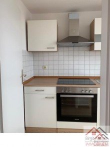 vom Flur in die K�che Sch�ne 2-Zimmer-DG-Wohnung mit Balkon zu vermieten